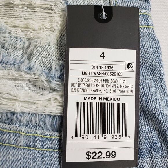 Mossimo Womens Shorts Size 4 Low Rise Boyfriend Light Wash Button Fly Distressed - Picture 7 of 9